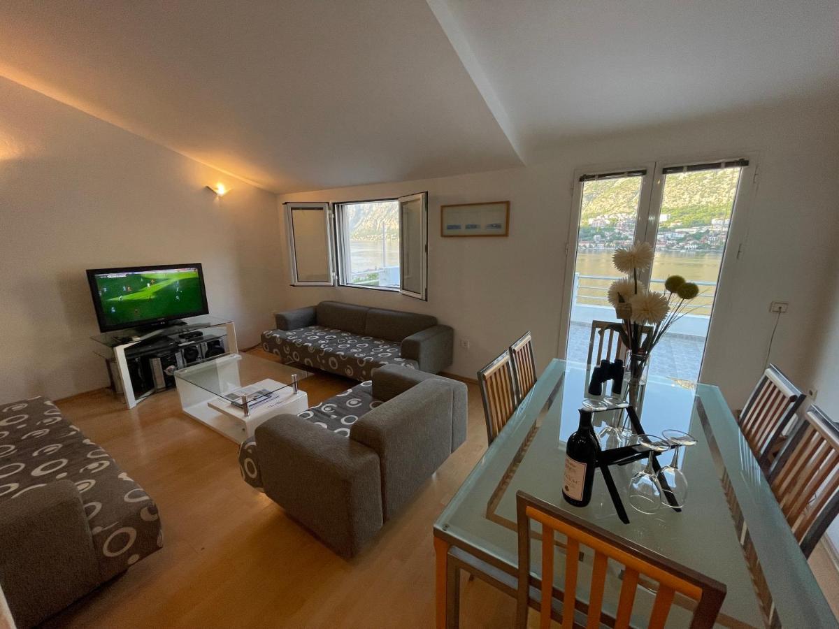 House With Big Terrace And Beautiful Sea View Villa Kotor Exteriör bild