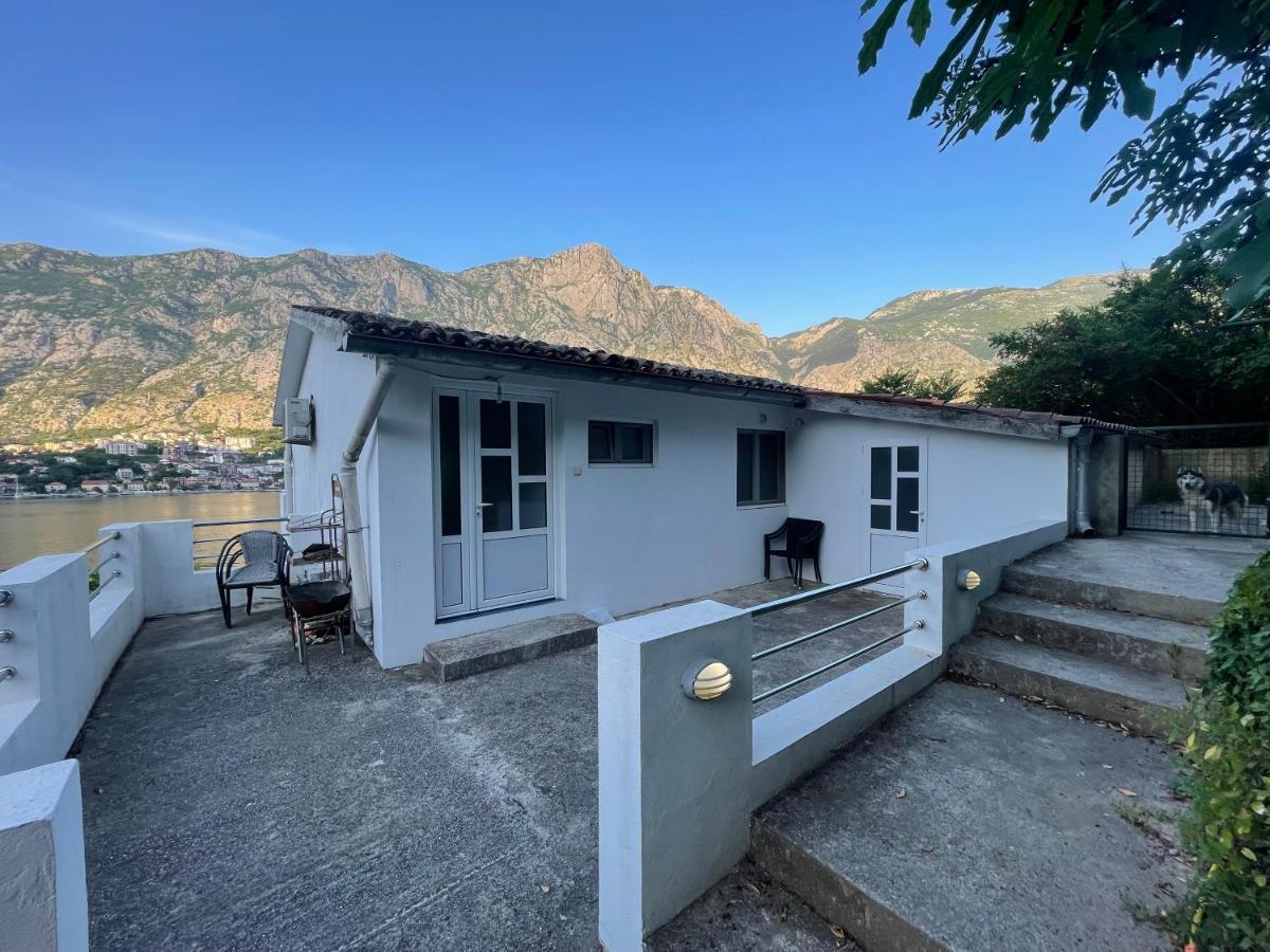House With Big Terrace And Beautiful Sea View Villa Kotor Exteriör bild