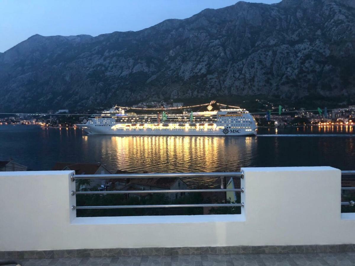 House With Big Terrace And Beautiful Sea View Villa Kotor Exteriör bild