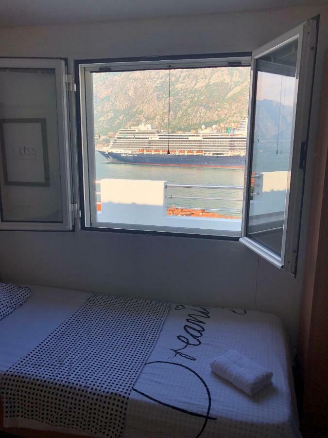 House With Big Terrace And Beautiful Sea View Villa Kotor Exteriör bild